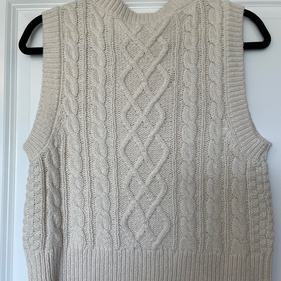 Women’s American Eagle Cable Knit Sweater Vest NWT - Picture 3 of 8